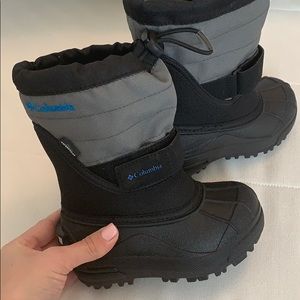 Columbia snow shows for boys